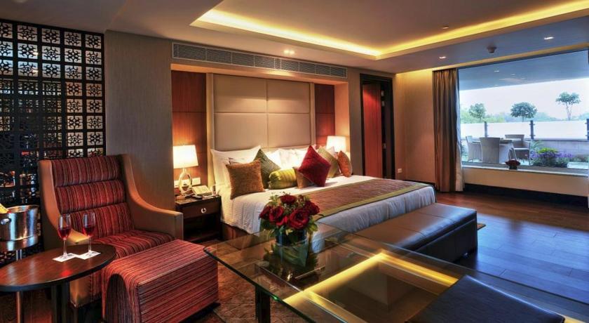 Taj Hotel & Convention Centre, Agra Agra  Ruang foto A suite at the hotel
