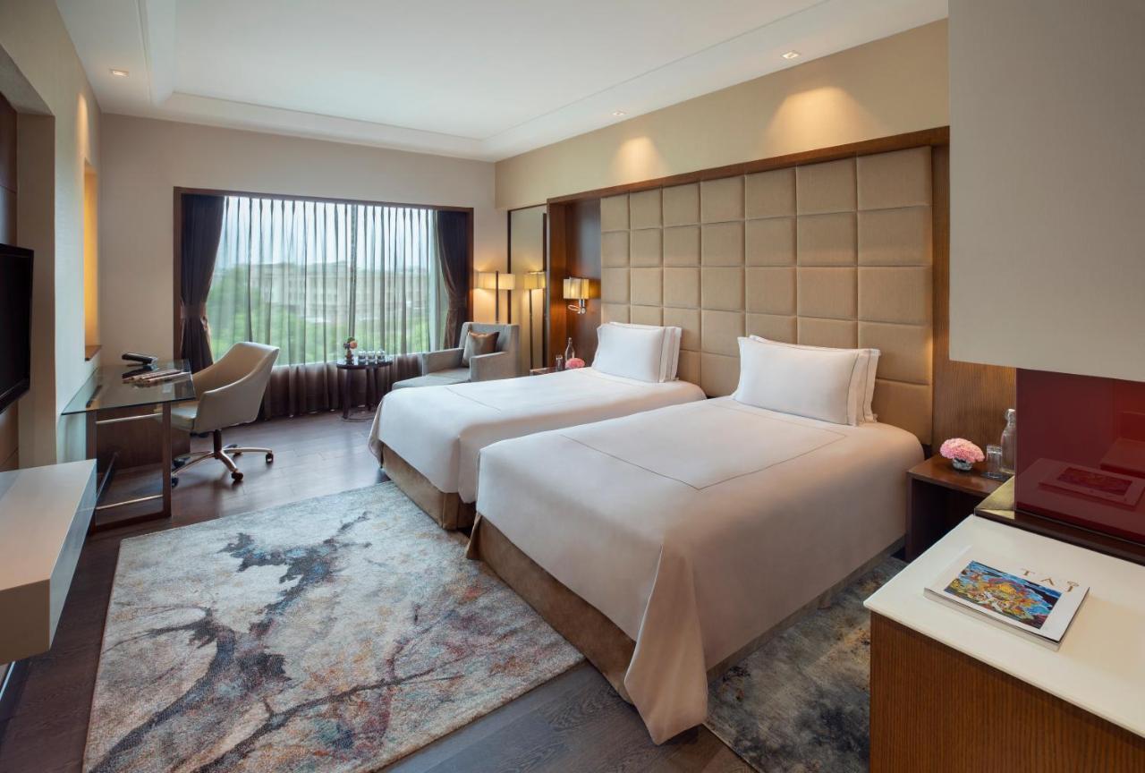 Taj Hotel & Convention Centre, Agra Agra  Bagian luar foto Deluxe Room