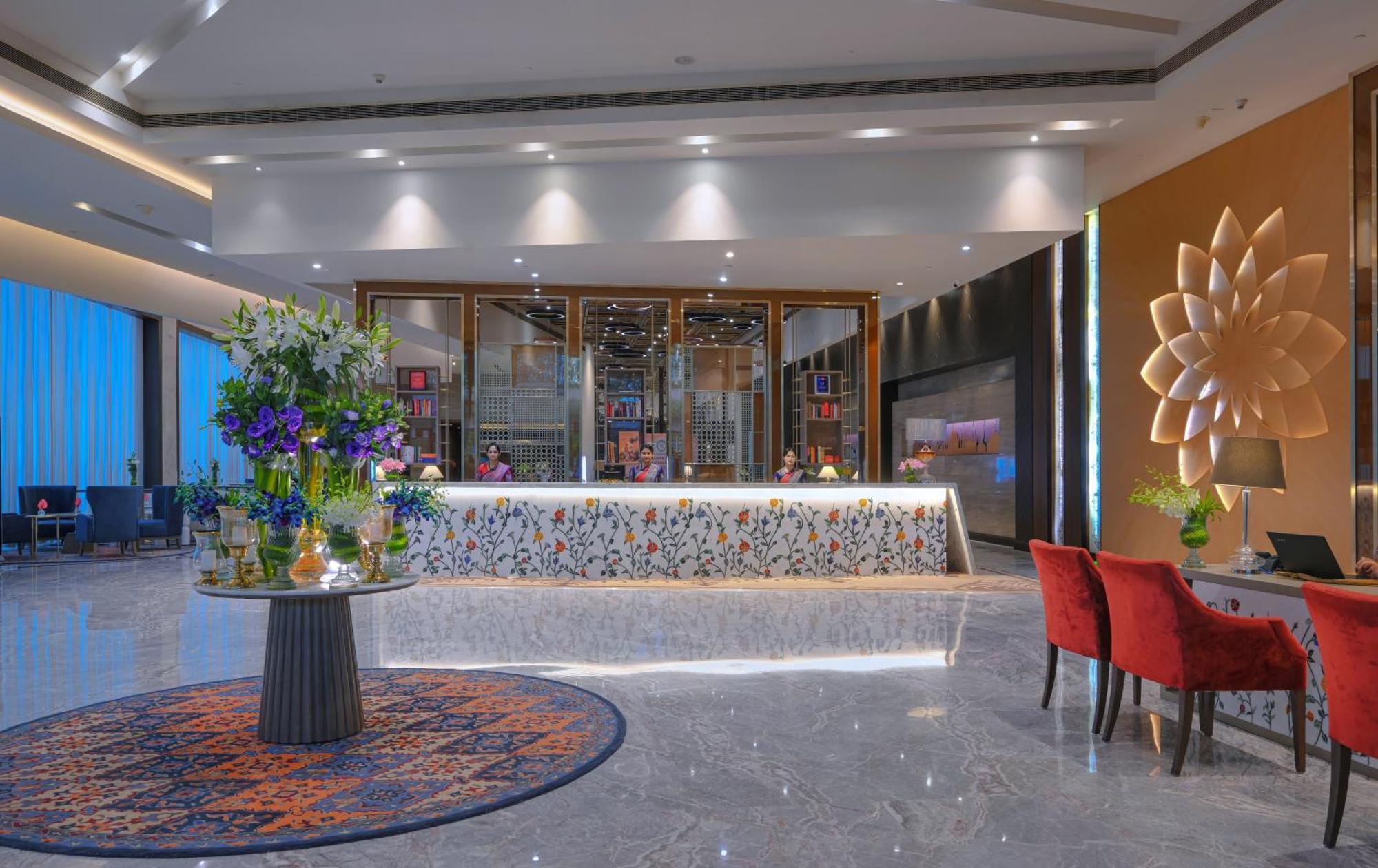 Taj Hotel & Convention Centre, Agra Agra  Bagian luar foto The lobby of the hotel