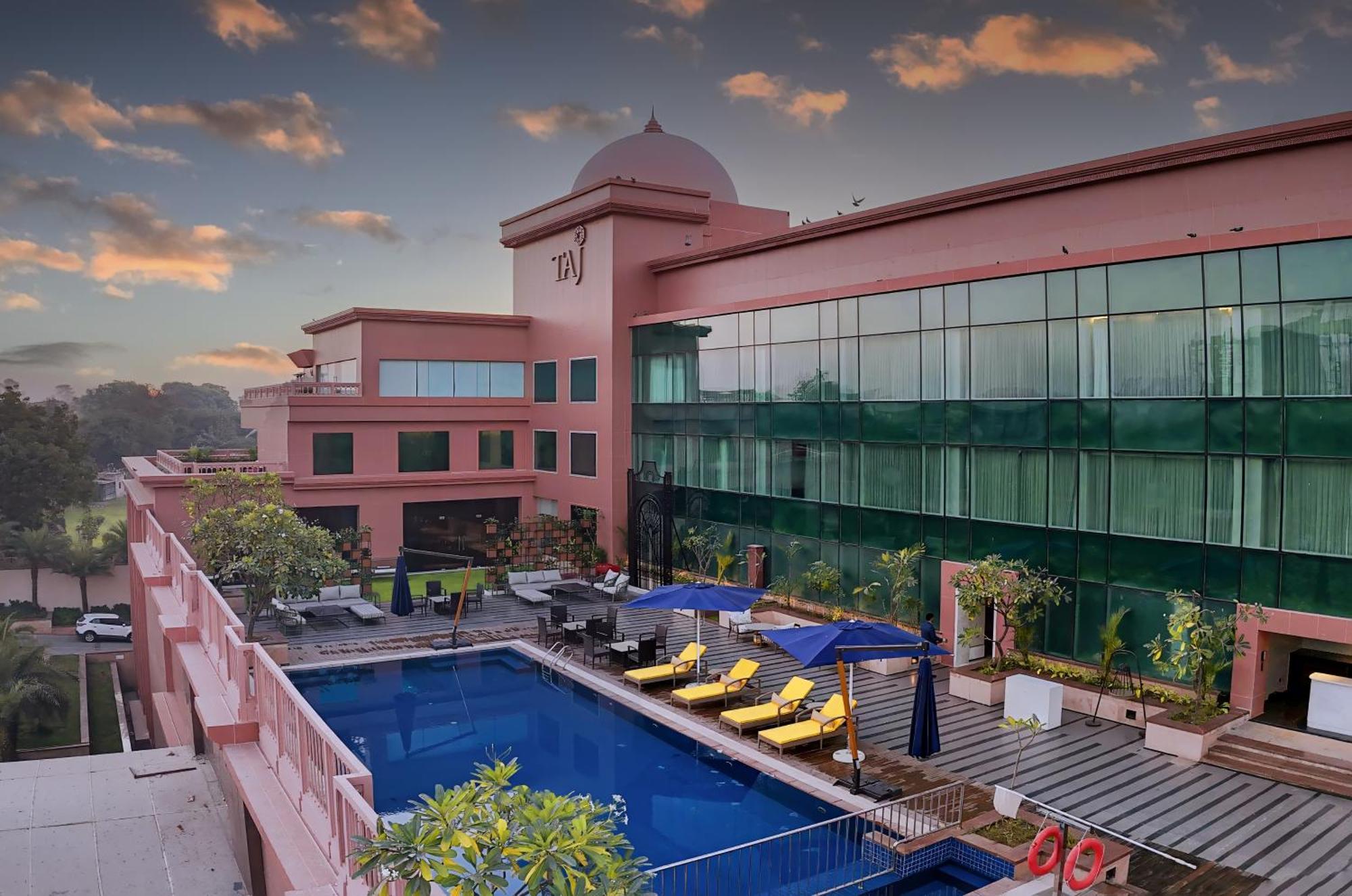 Taj Hotel & Convention Centre, Agra Agra  Bagian luar foto Taj Krishna